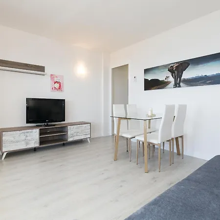 Uhc Nautilus Apartman *